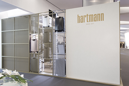 HARTMANN BOOTH